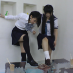 インセクトクラッシュ～女子高生JKがローファーで大量の極太ミミズを踏み潰す！